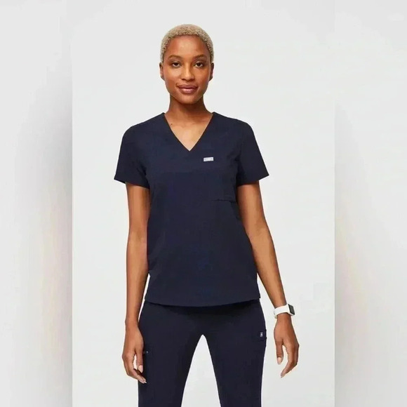 Figs Casma Three-Pocket Scrub Top - Picture 1 of 4